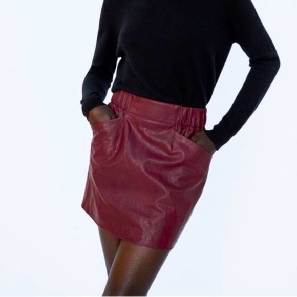 MINI JUPE SEMI CUIR ZARA