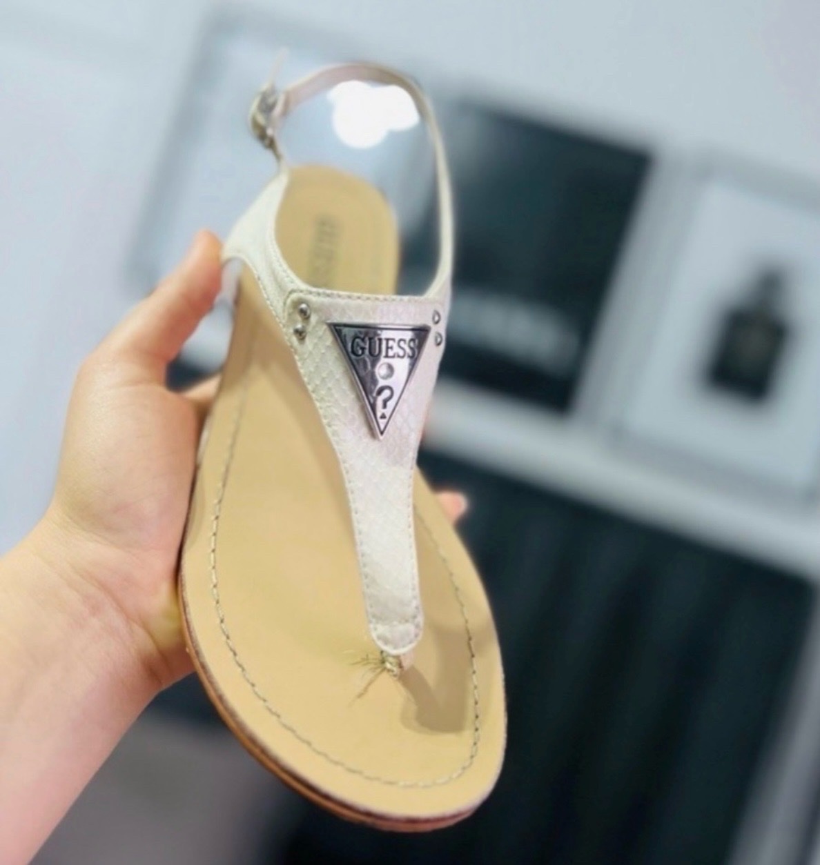 SANDALE PIEDS NU GUESS 