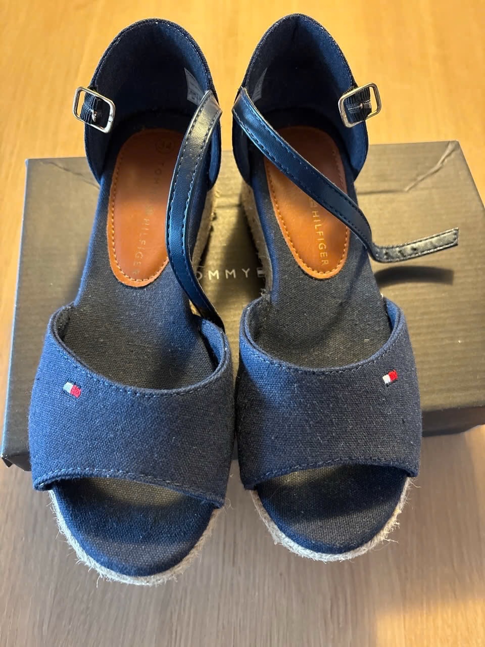SANDLE COMPENSE TOMMY HILFGER