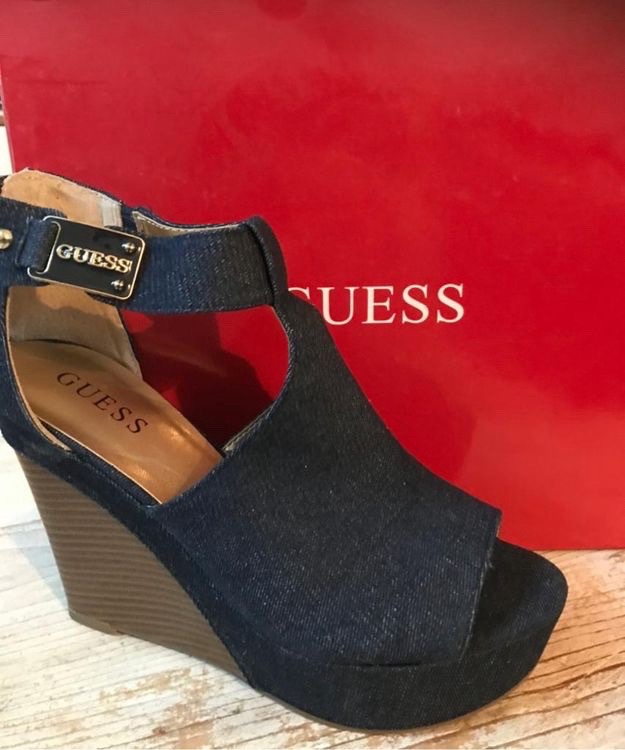 SANDALE COMPENSE GUESS