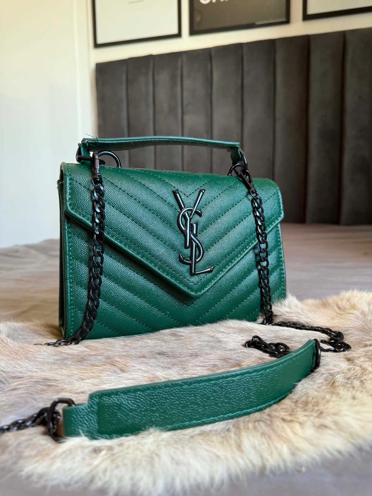 SAC A MAIN ET A BANDOULIERE YVES SAINT LAURENT