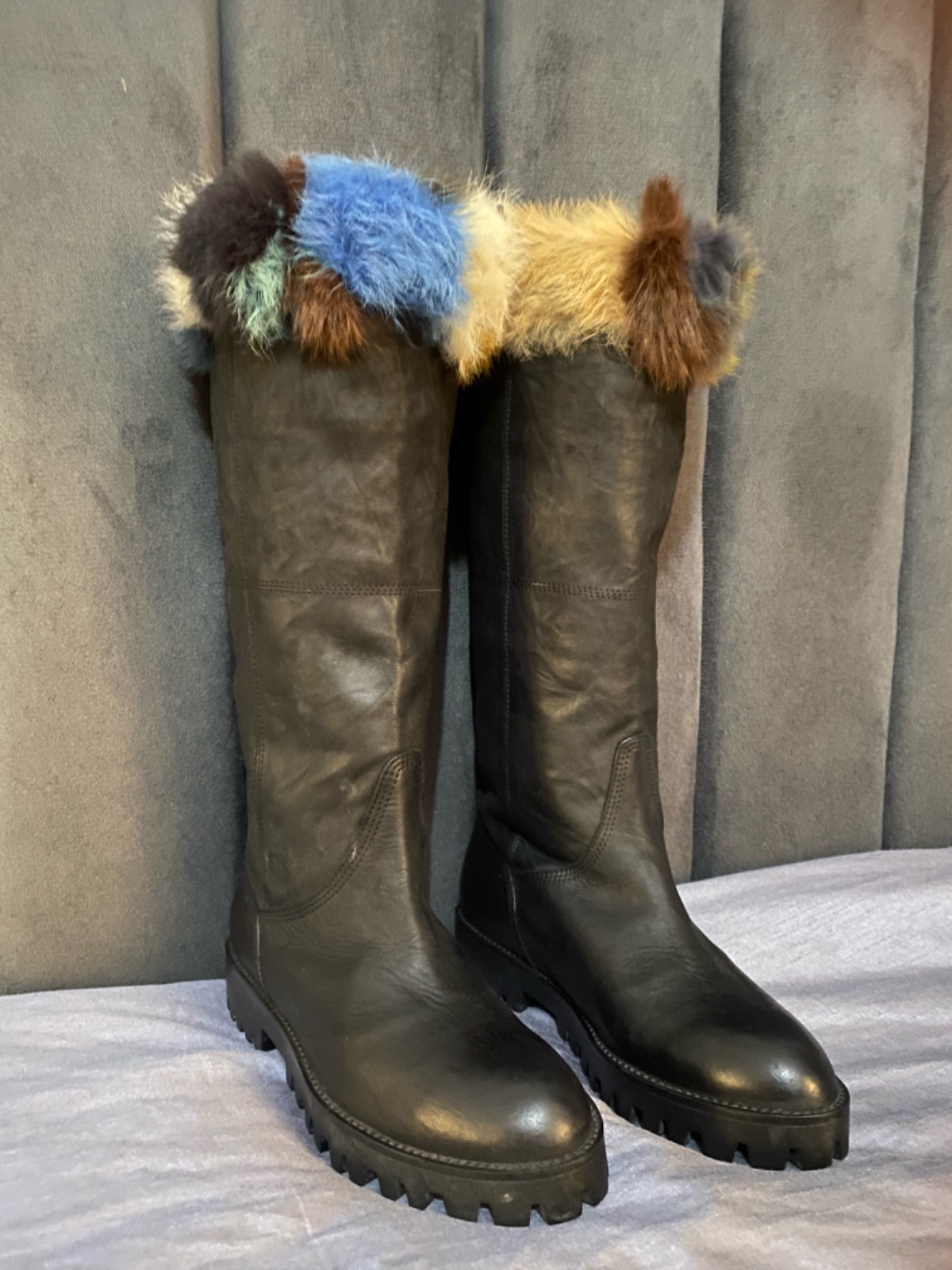 BOTTES CUIR VERITABLE AVEC FOURURRE NEUF