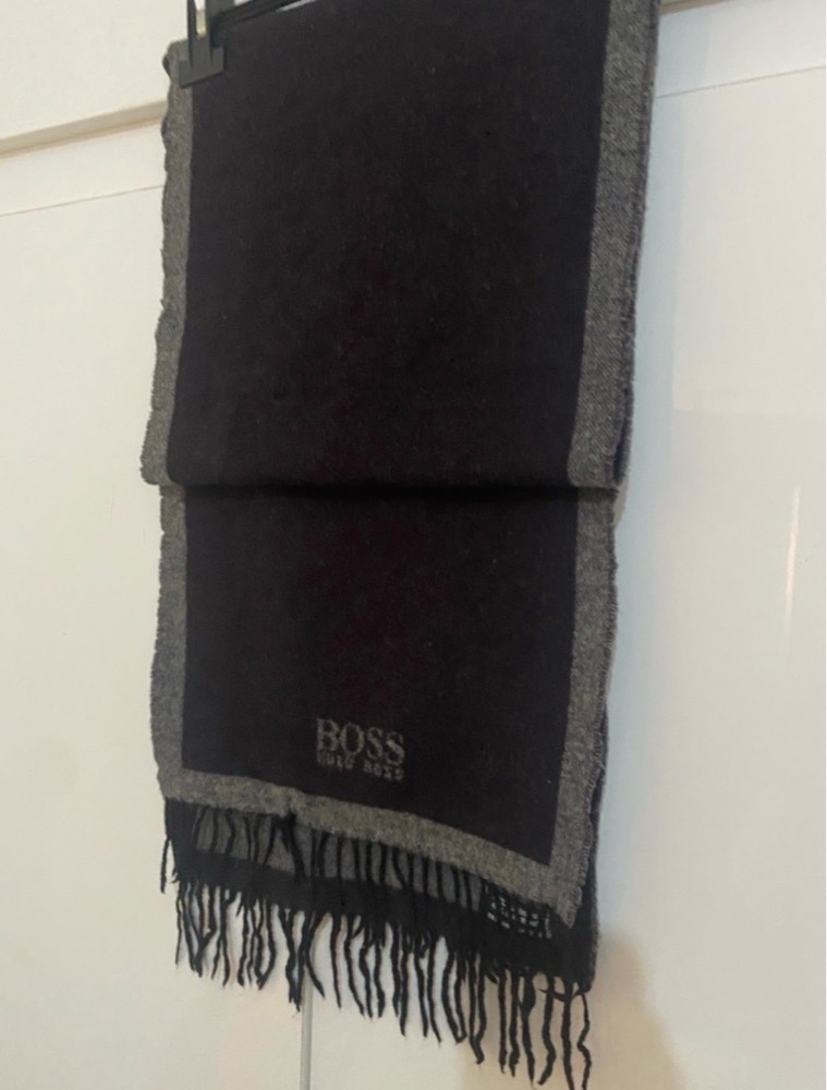 CACHE COL HUGO BOSS