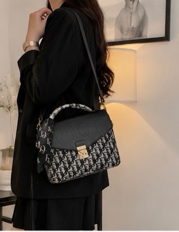 SAC A MAIN ET A BANDOULIERE DIOR