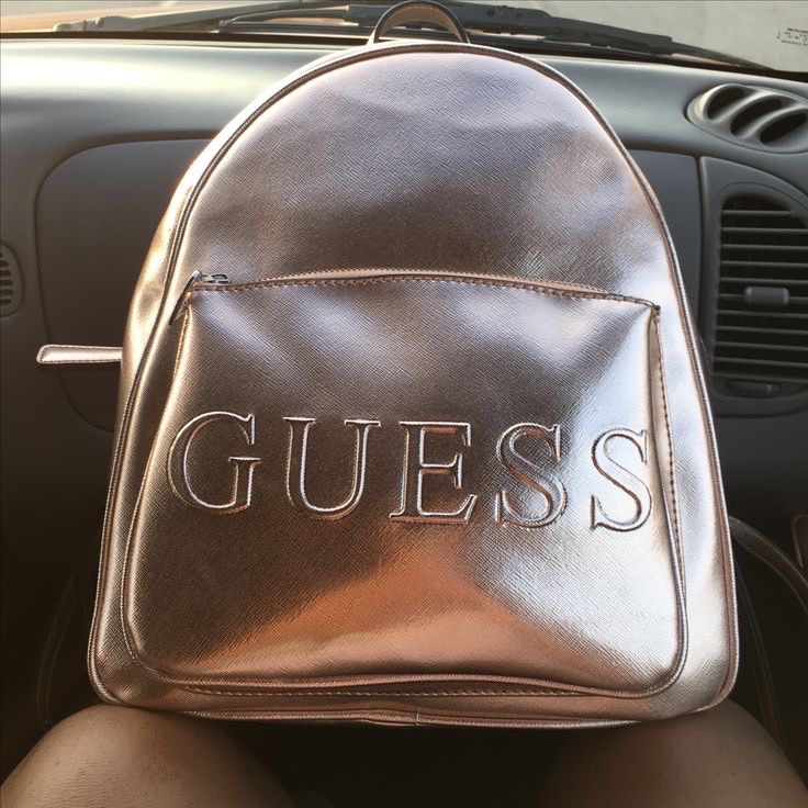 SAC A DOS GUESS NEUF
