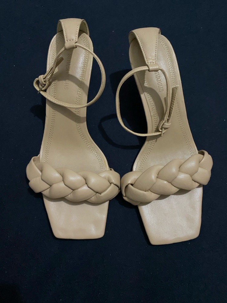 SANDALES STRADIVARUIS
