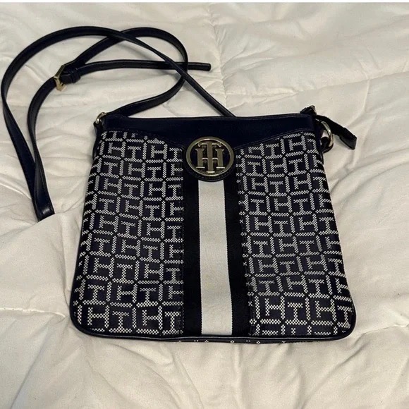 SAC A BANDOULIERE TOMMY HILFGER AUTHENTIQUE