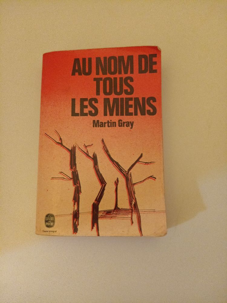 Au nom de tous les miens