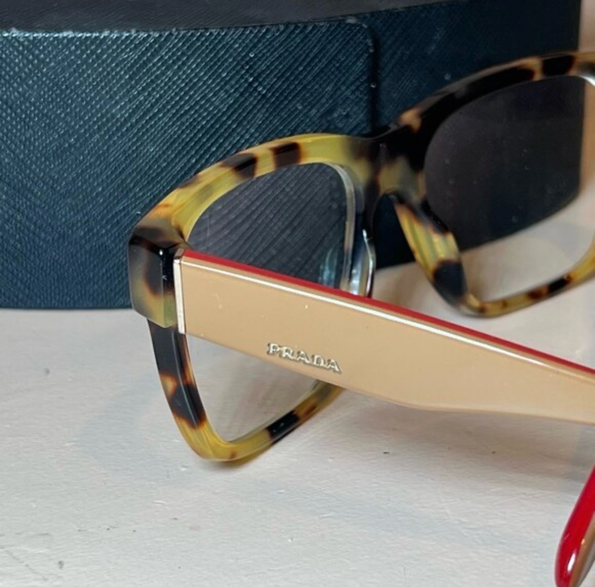 Paire de lunettes PRADA