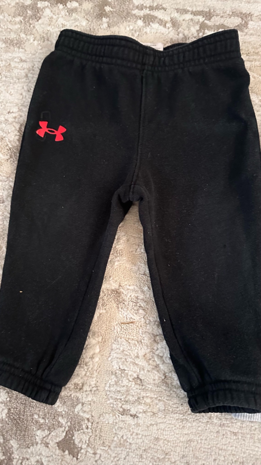 3pantalons jogging avec un 4eme gratuit 6/9mois