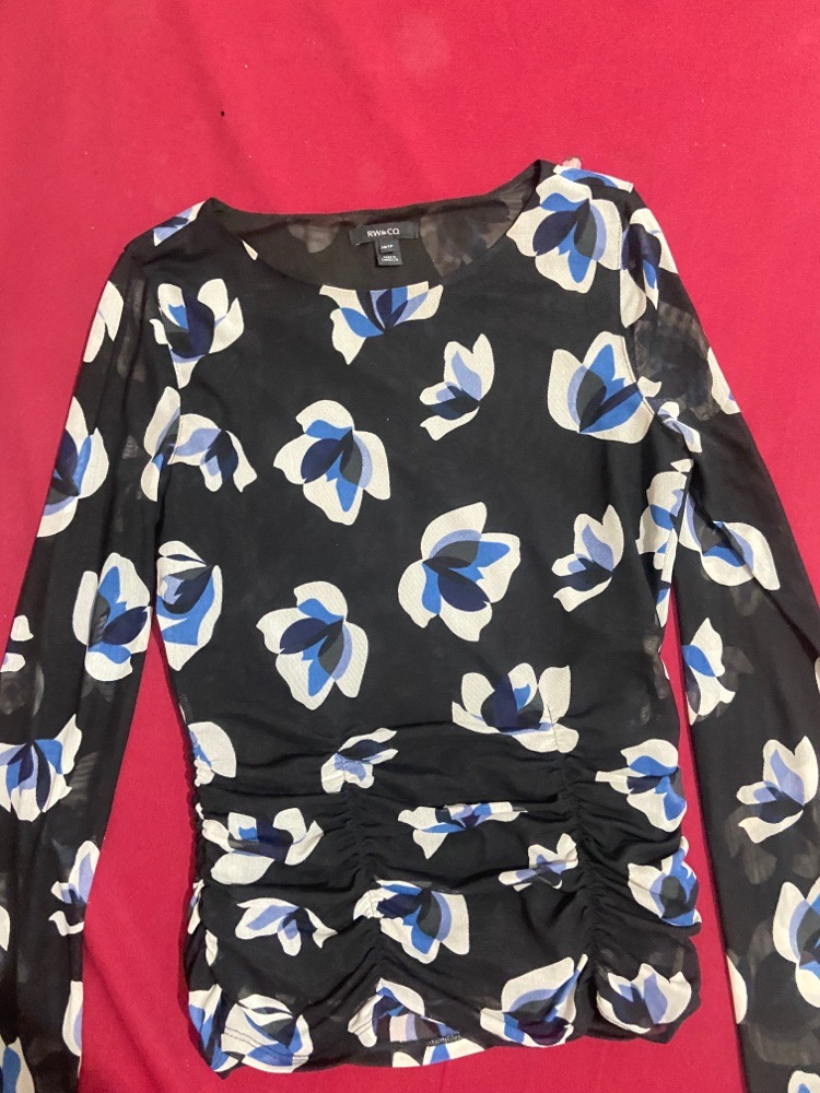 Pull bleu et noir 
