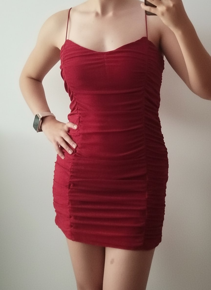 Robe pailletée rouge | red glittery dress