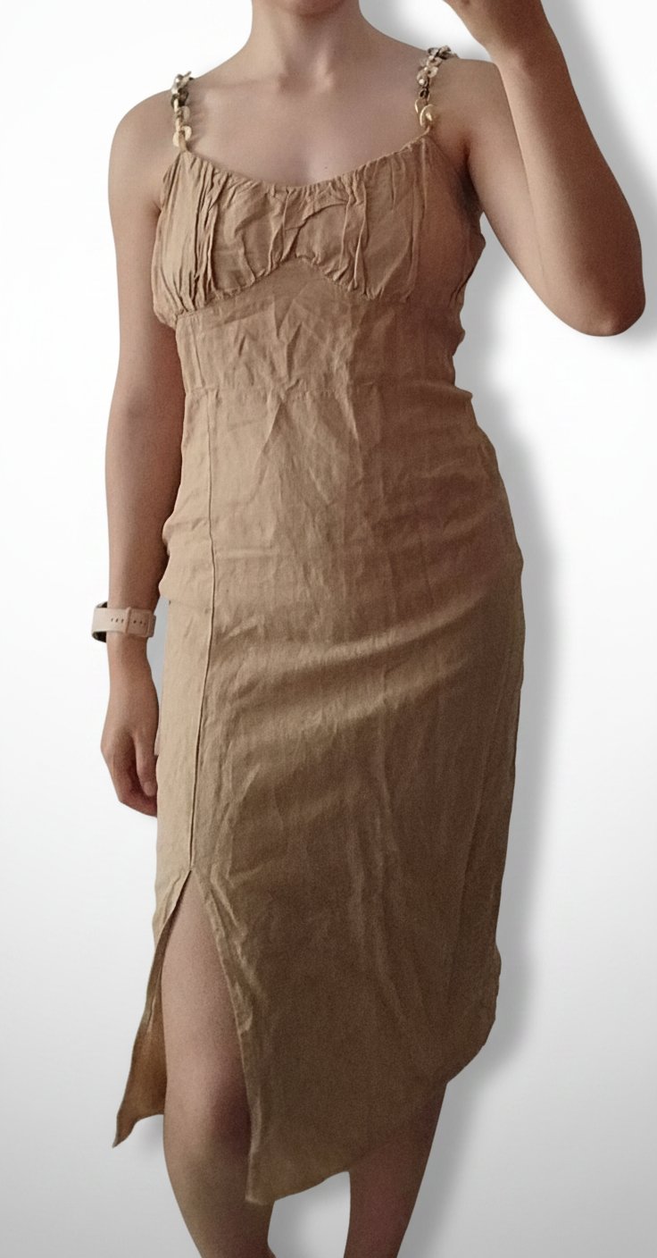 Robe beige avec fente | beige dress