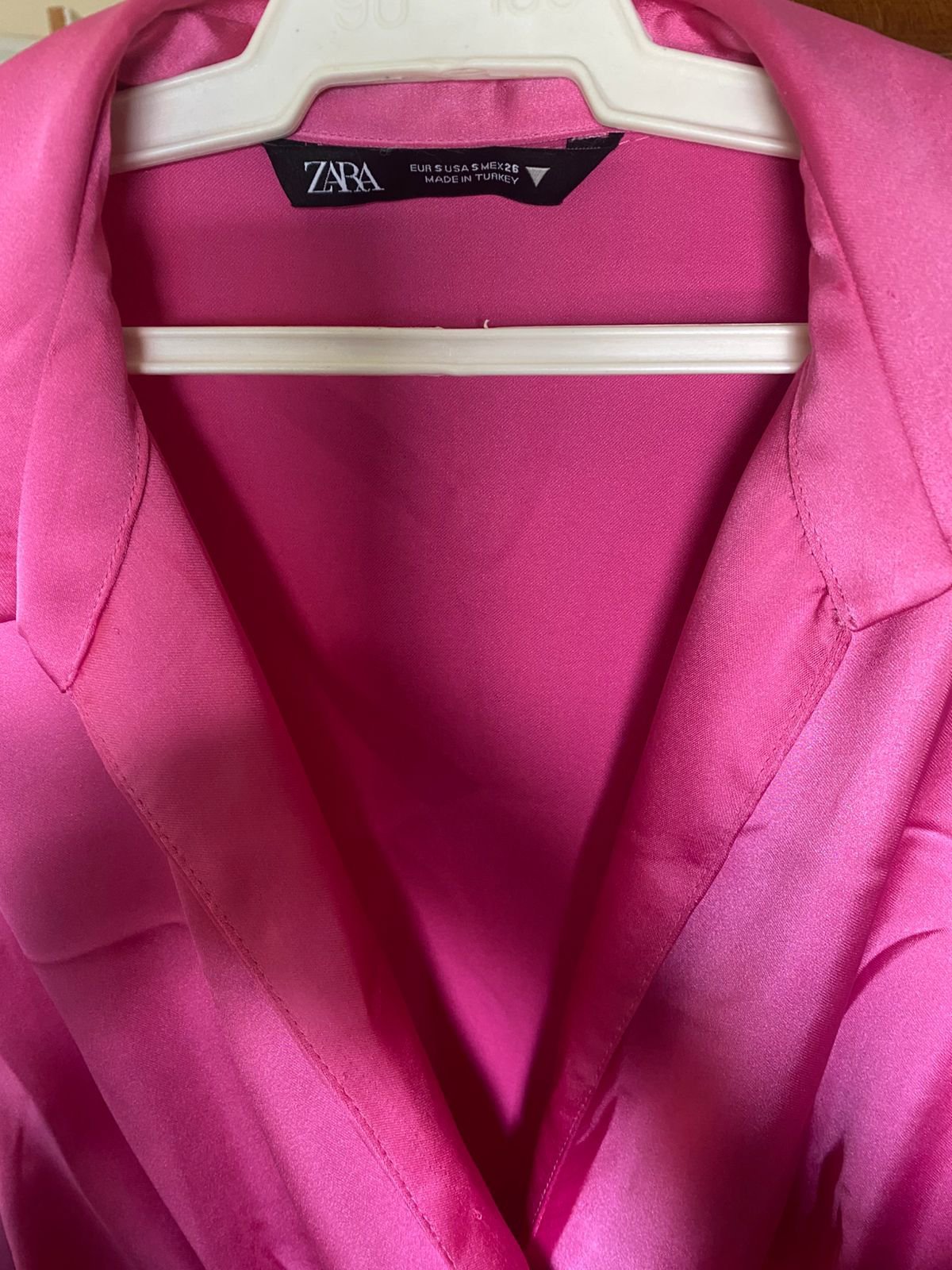 Robe satinée 