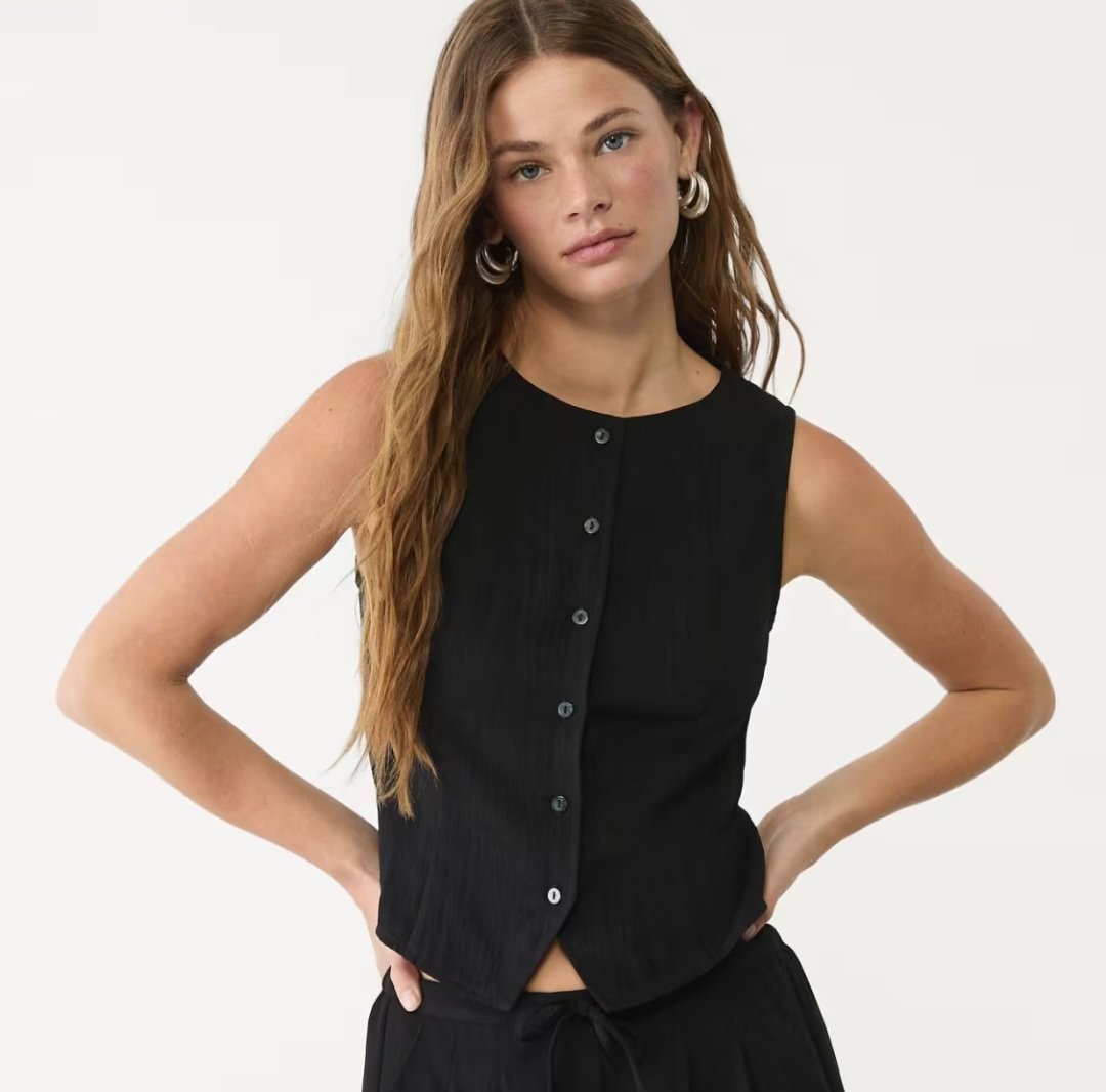 Veste avec boutons sans manches 