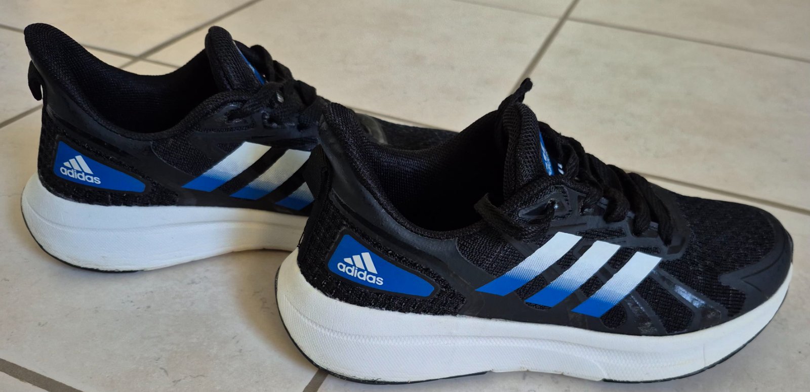Chaussures Adidas 🔵