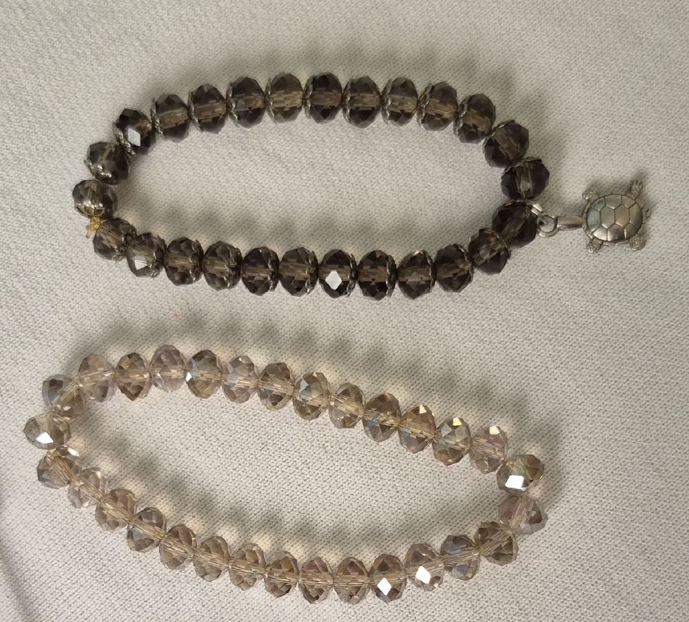 2 braclets en perles 