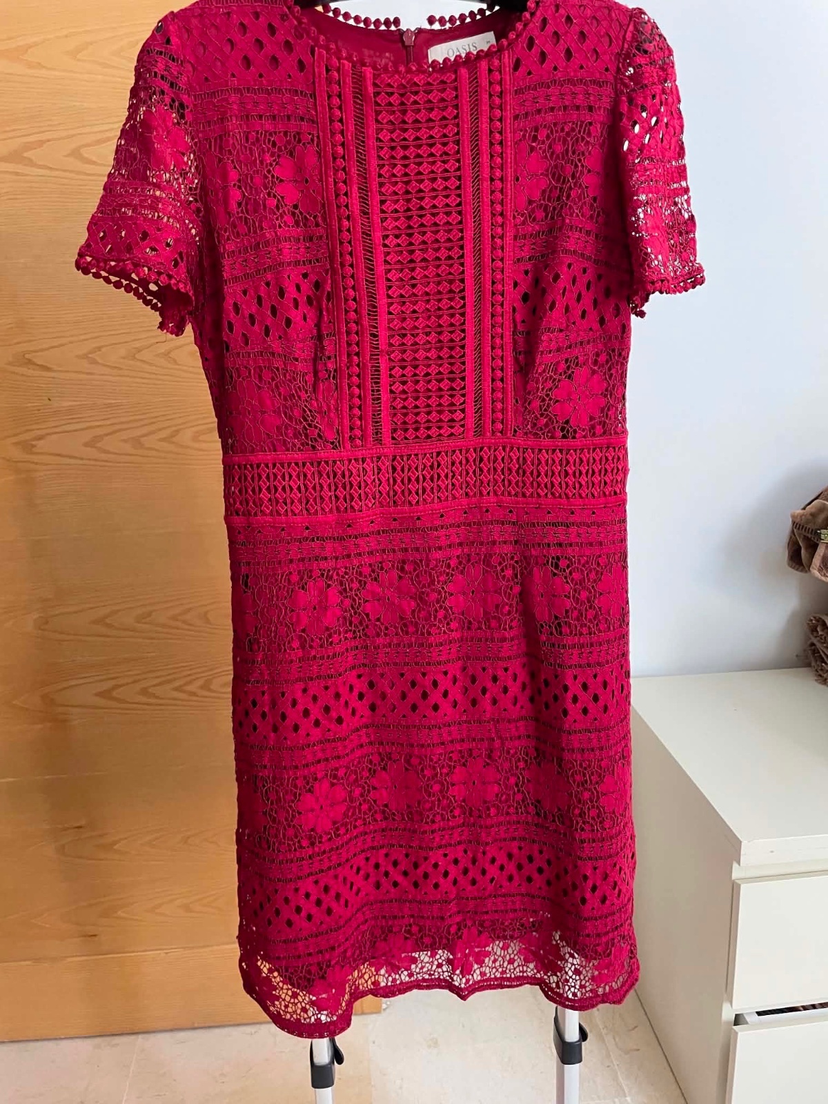 Robe en dentelle la taille m 