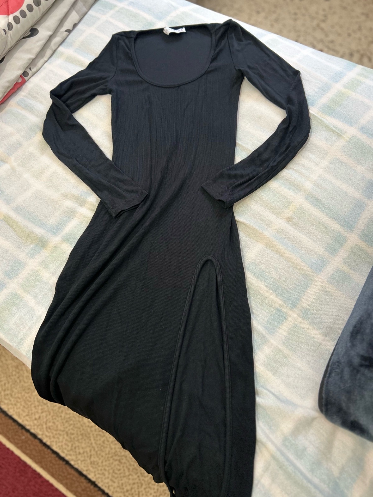 Robe noir bon etat 