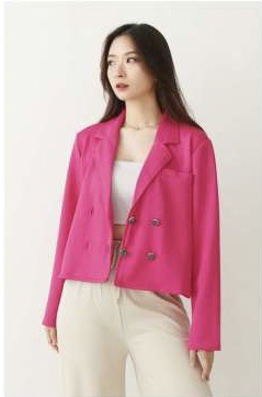 blazer courte rose vive de la marque the limited taille S convient aussi à la taille M 