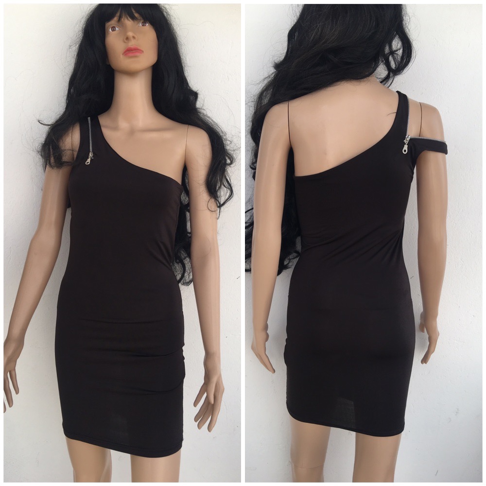 robe moulante noir à coupe asymétrique 