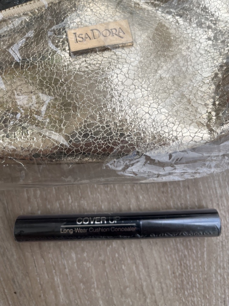 pochette concealer cover up Isadora 