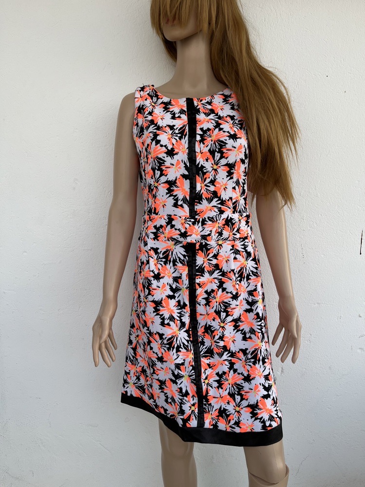 jolie robe florale neuf avec étiquette