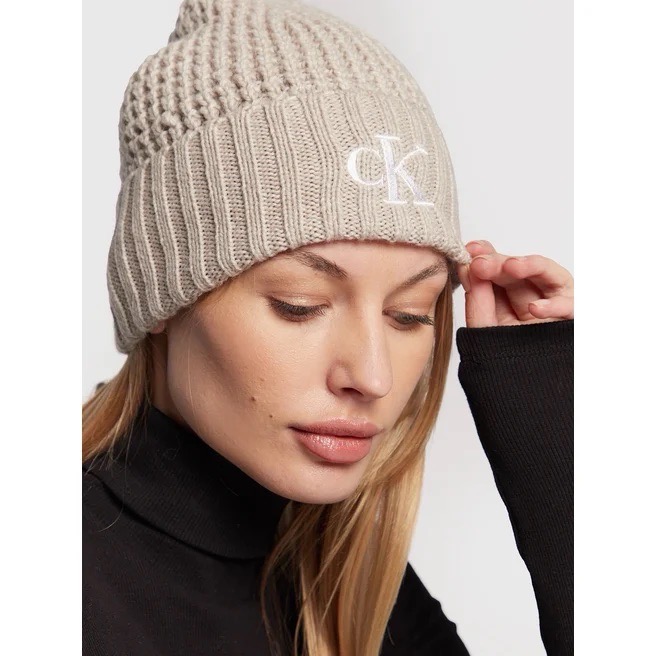 Calvin Klein bonnet 
