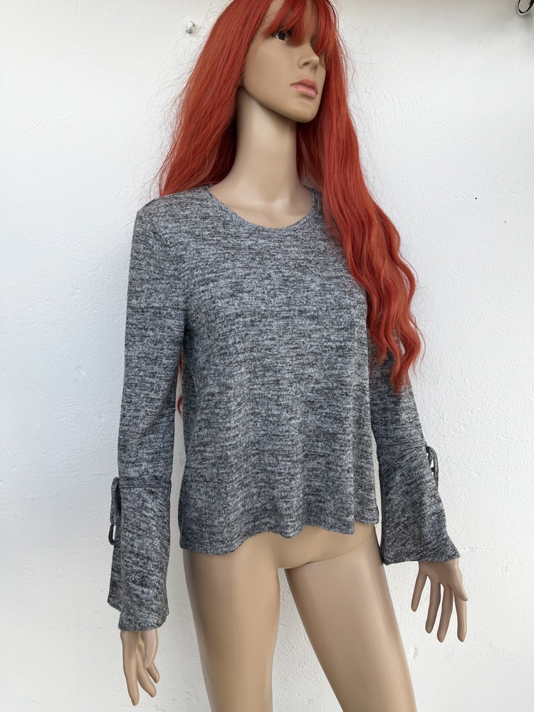 pull à des manches volante  tt neuf 