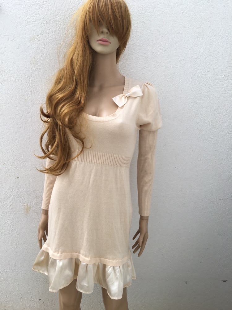 robe beige  manches bouffantes tt neuf