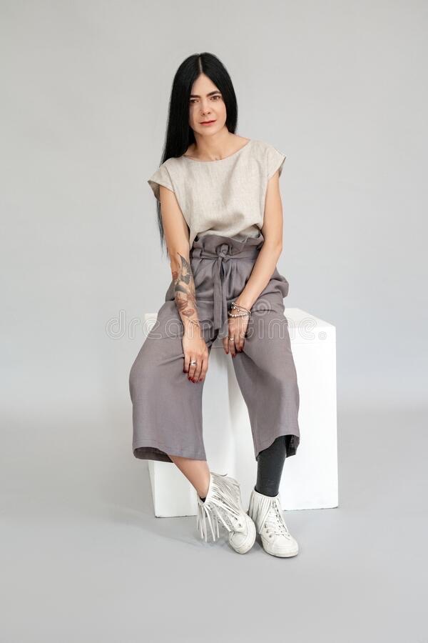 Pantalon gris taille haute à carreaux, façon tailleur avec ceinture convient aussi à la taille 40 