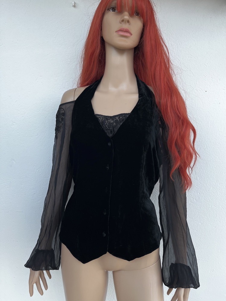 très jolie pull chemise à des manches bouffantes neuf avec étiquette 
