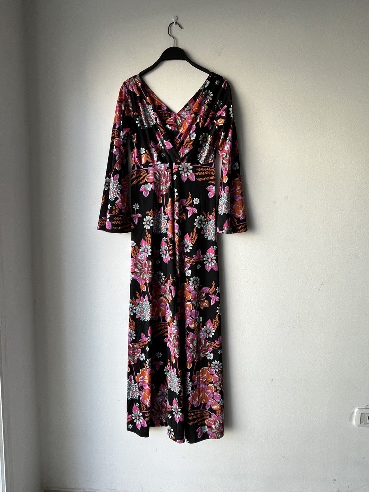 très jolie robe florale  longue col V