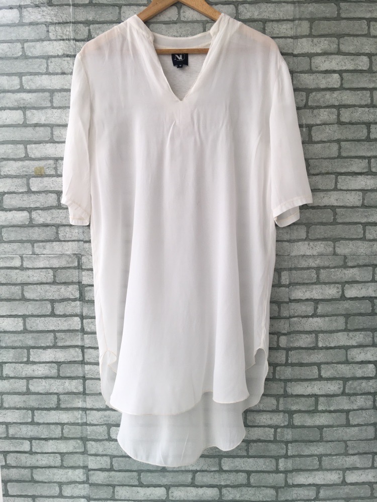 très jolie robe  chemise longue 