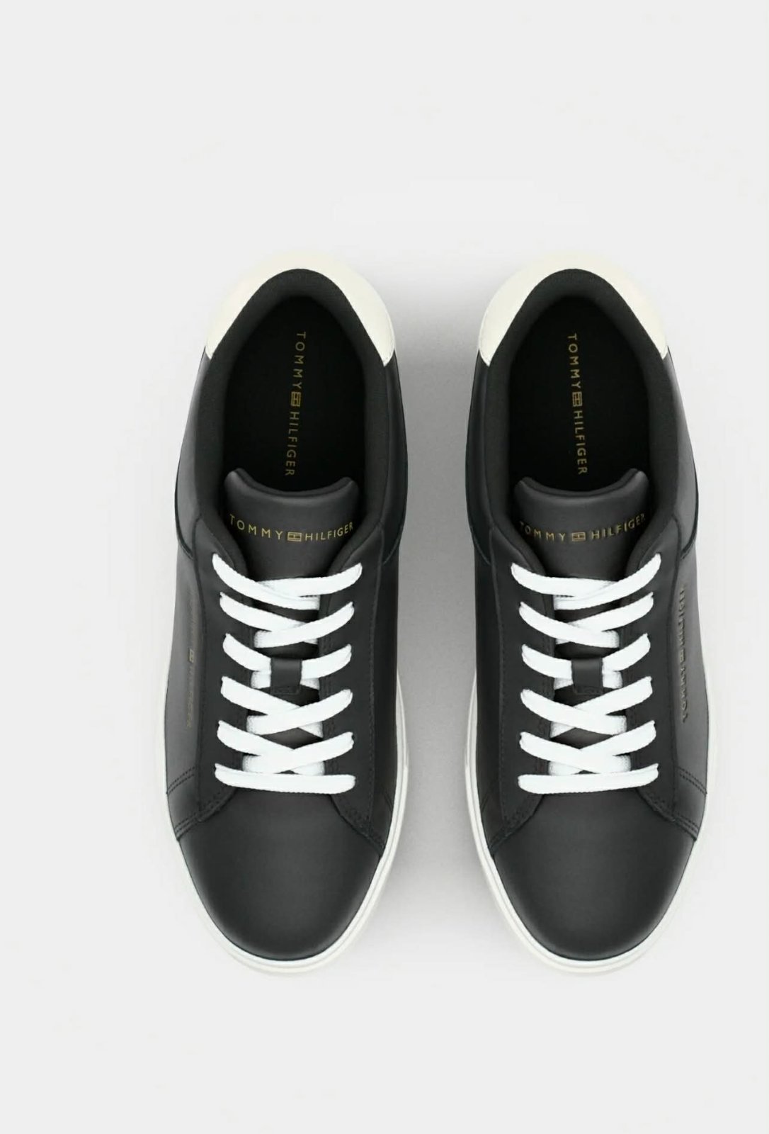 Basket de la marque tommy hilfiger en cuir noir