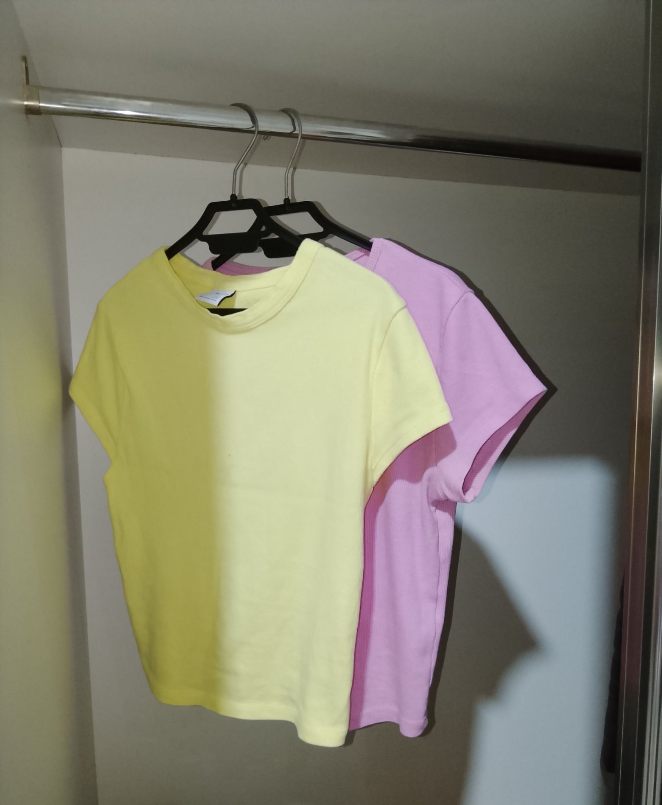2 tops bershka jaune citron et rose 💛🩷