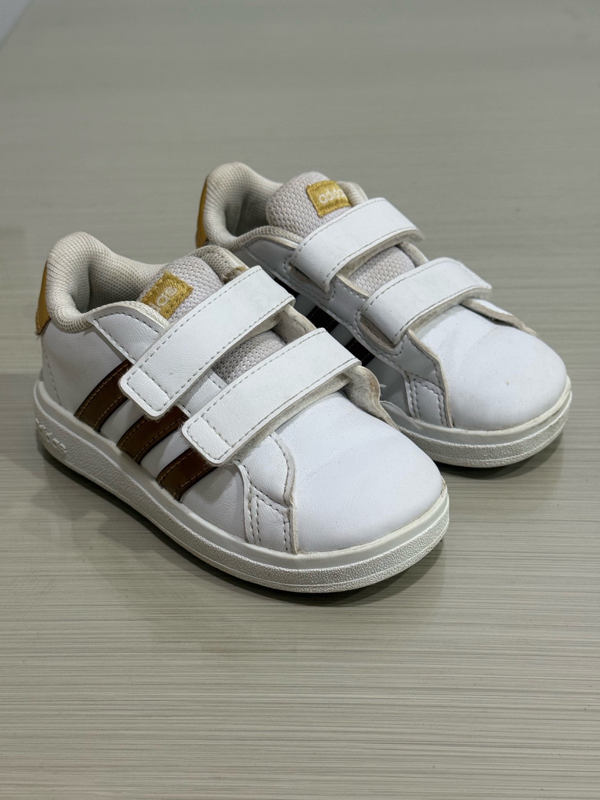 Basket enfant Adidas Grand Court
