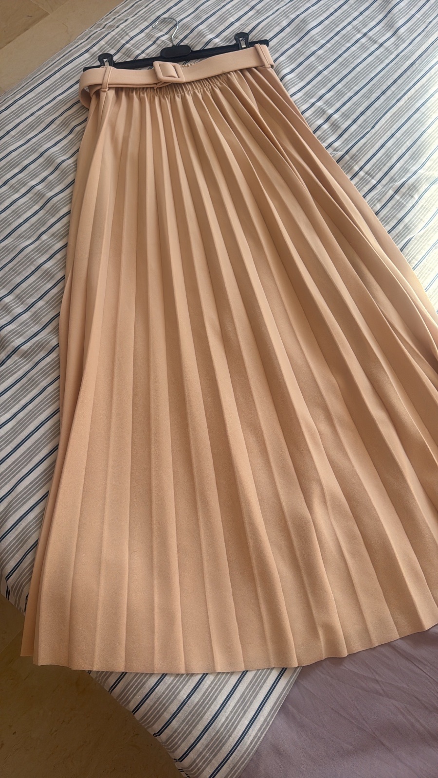 Jupe plissée beige