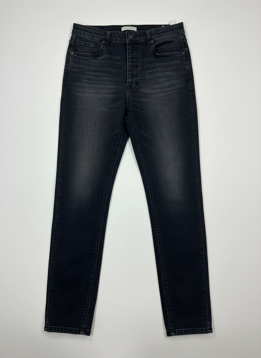 Pantalon femme jean noir Pimkie. tissu légèrement élastique.taille 42 et longueur 101cm