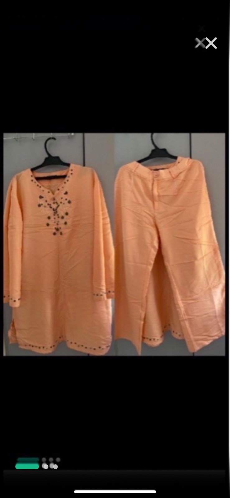 Ensemble complet importé dans une magnifique couleur orange pêche / corail éclatante