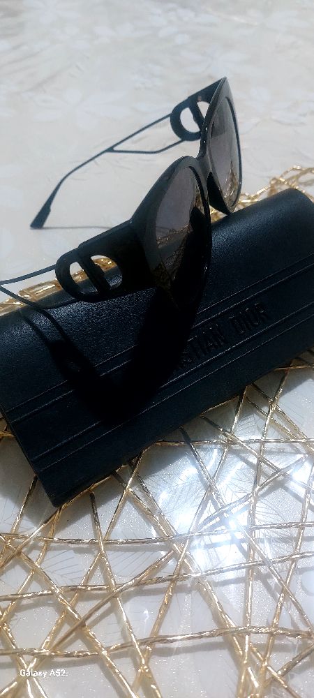 Lunette solaire dior authentique 