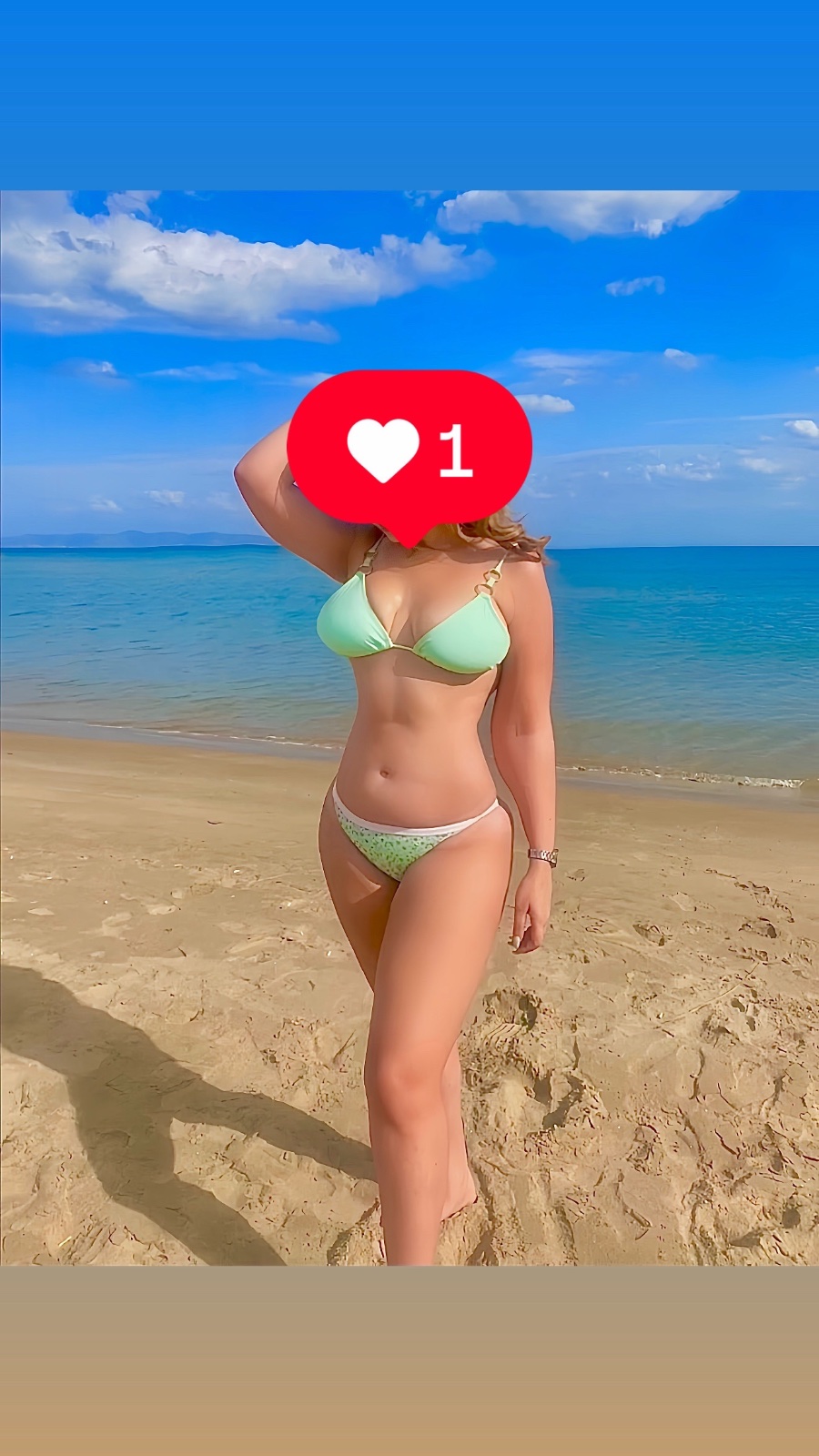 Bikini avec boucles dorés