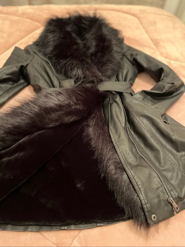 Manteau similicuir avec forrure 
