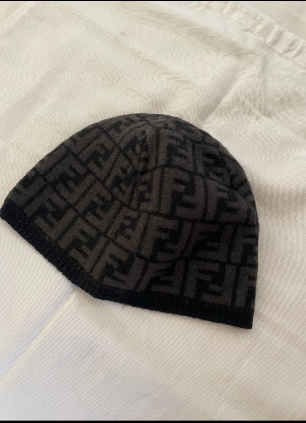 Bonnet fendi authentique 