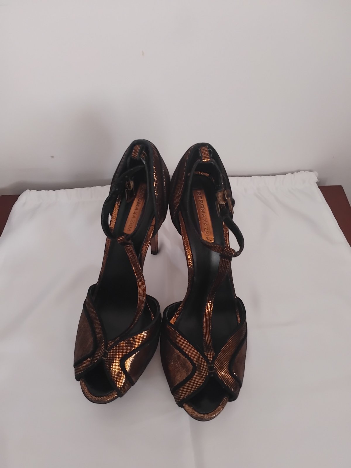 Escarpins bcbg maxzaria 