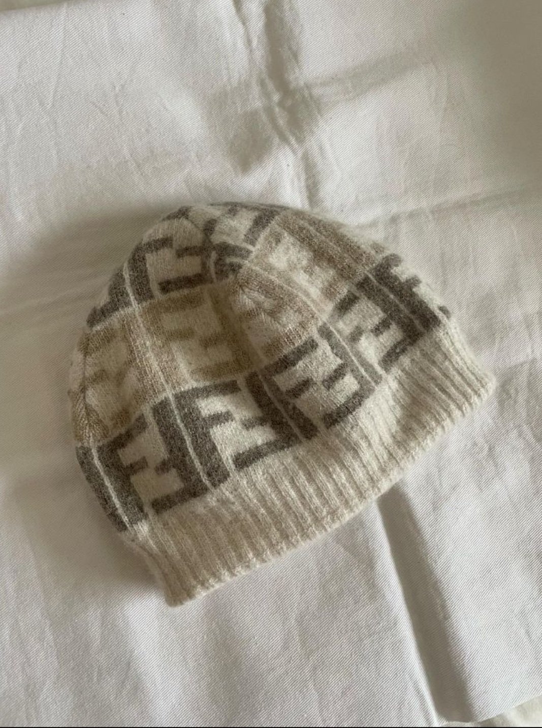 Bonnet fendi authentique 