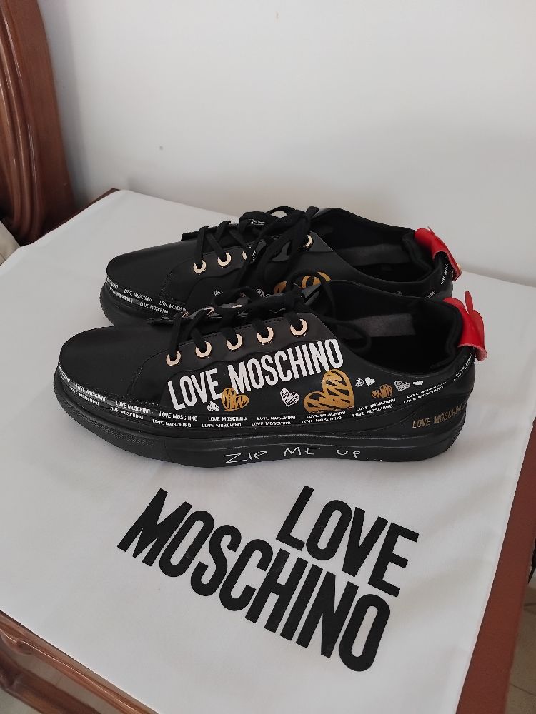 Baskets love moschino authentique 