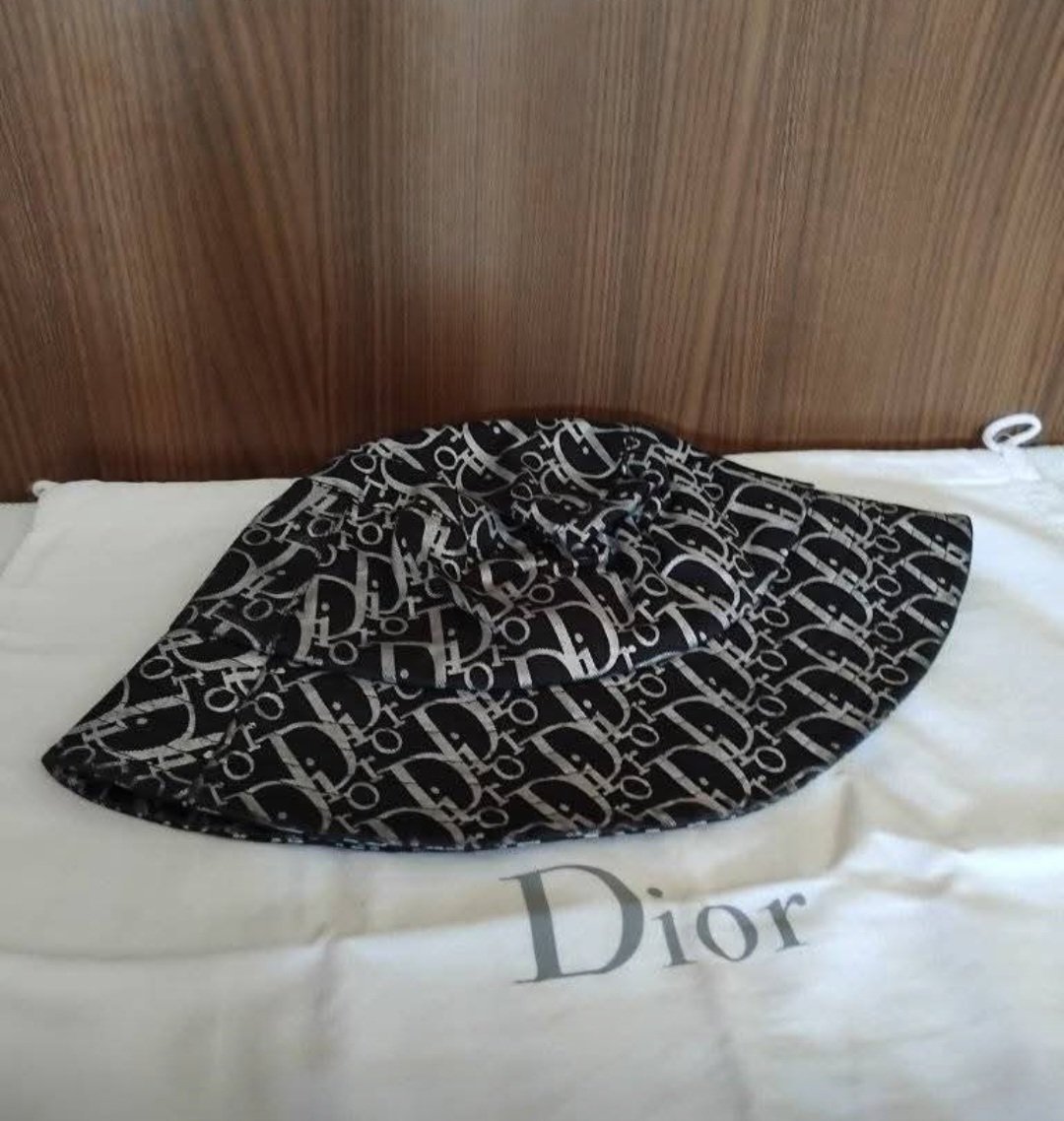 Chapeau dior