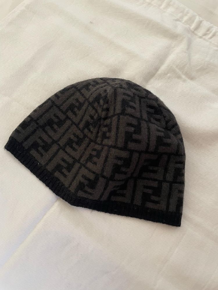 Bonnet fendi pour enfant 