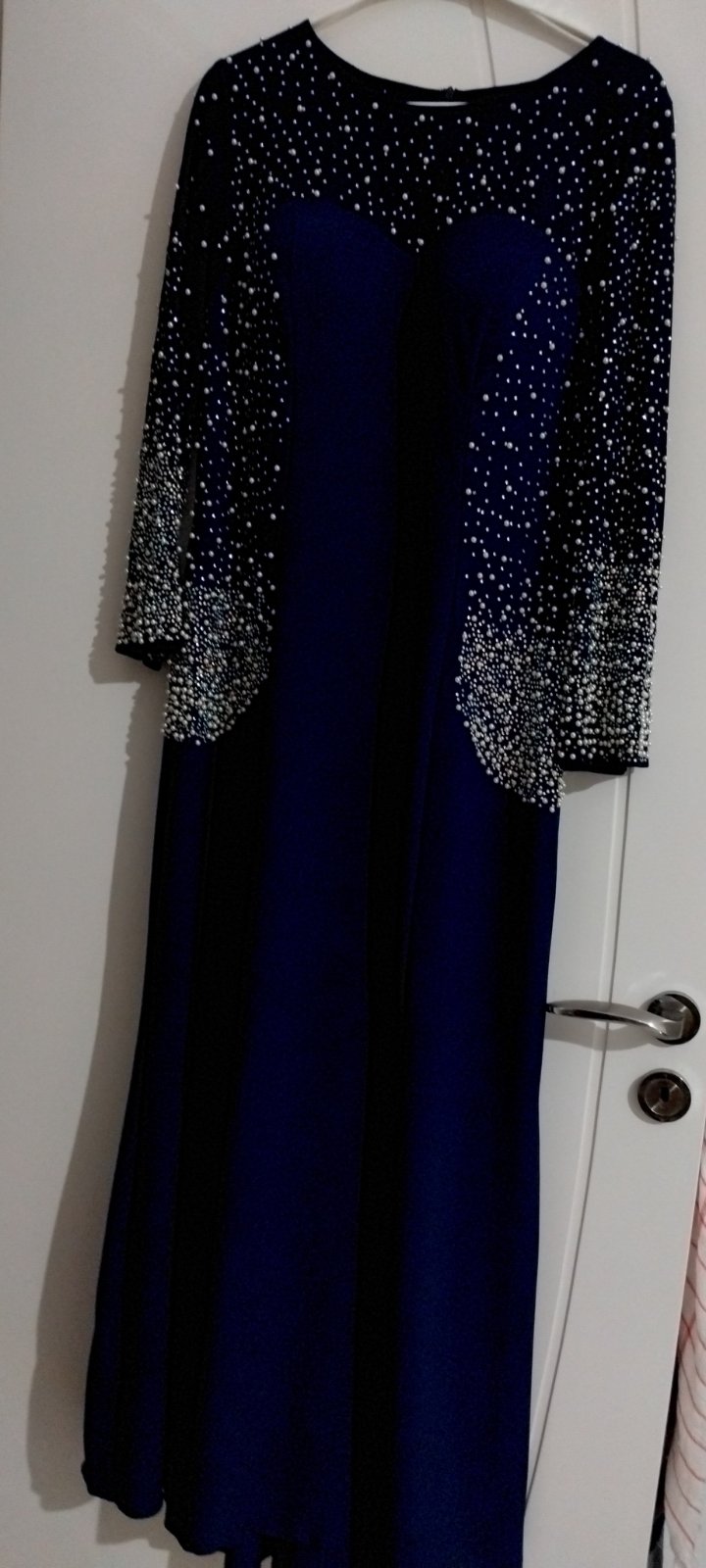 Robe soirée rombourreés avec perle